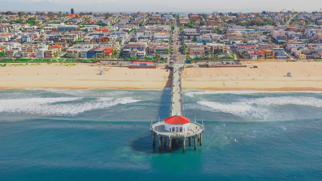 Panoramic view of Manhattan Beach, California Moving and Storage Service in Los Angeles County by Popeye Moving & Storage